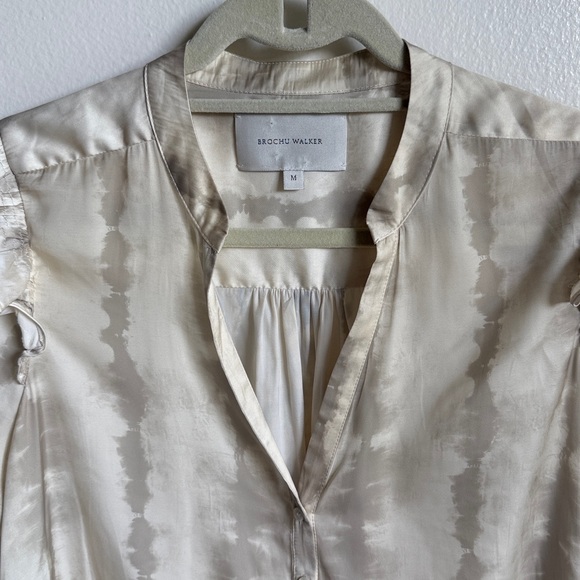 Brochu Walker Cream and Gray Tie Dye Patterned Blouse - Picture 2 of 9